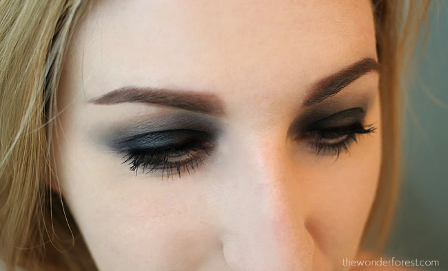 Easy Black Smokey Tutorial - Wonder