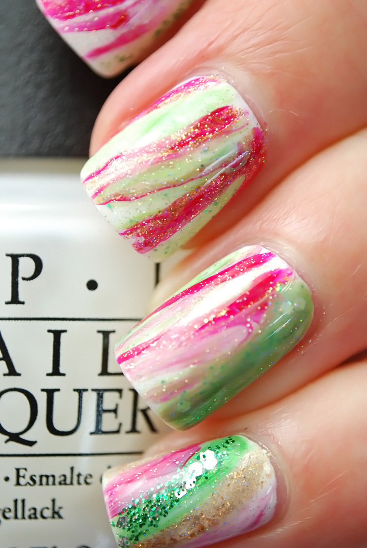 Marbled Christmas Nail Tutorial - Wonder Forest