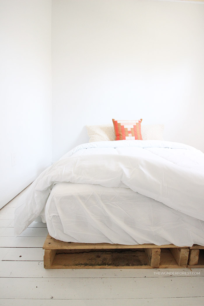 Diy Pallet Bed Frame 