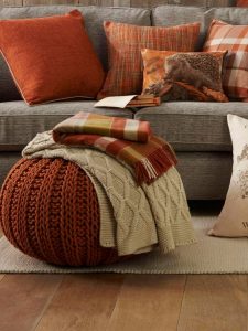 5 Ways to Cozy Up Your Living Room For Autumn