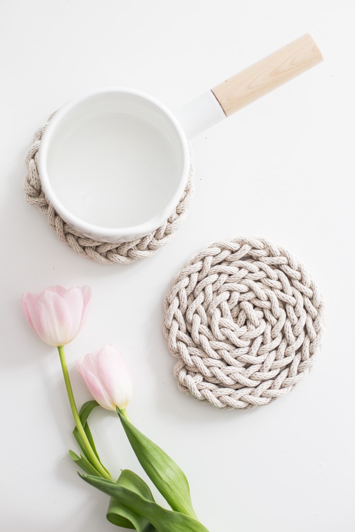 Finger Knit Rope Trivet Tutorial