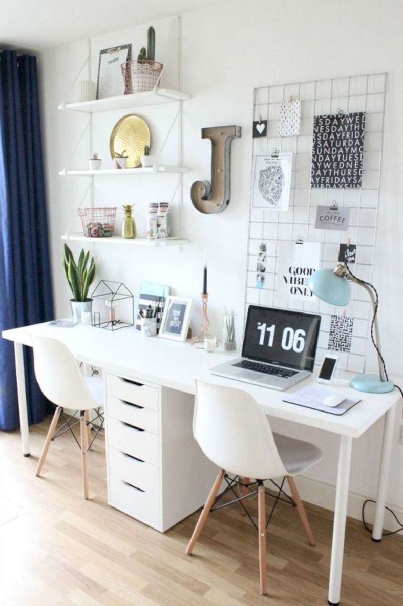 10 of Our Favorite Small Space Desks