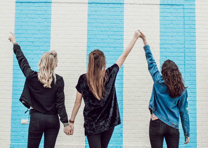 5 Super Fun Ways To Bond With Your BFFs