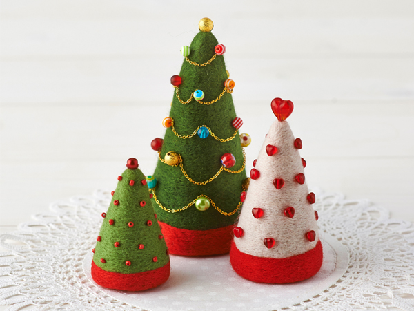 7 DIY Felting Projects For The Holiday Season