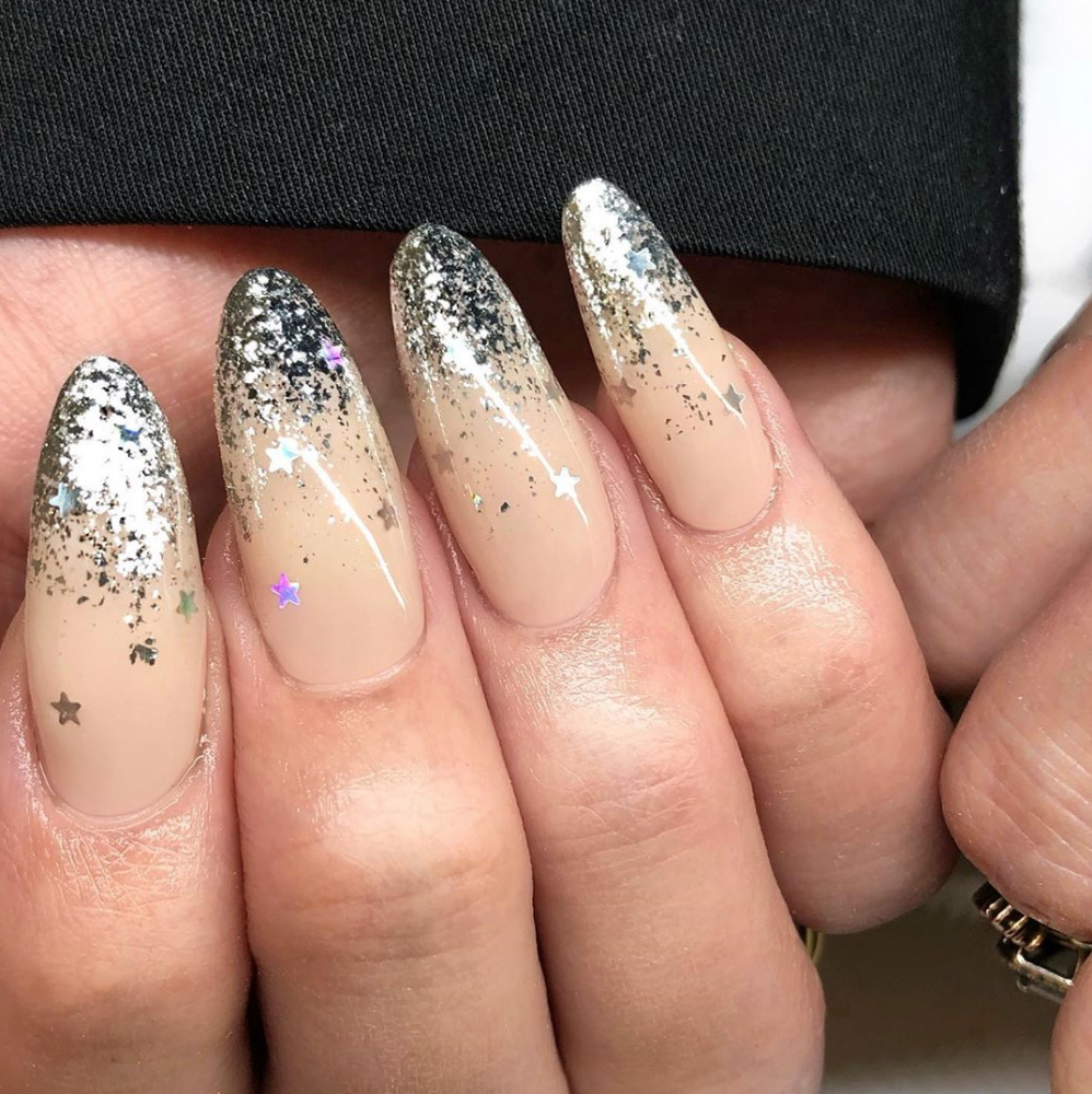 8 Delightful Holiday Nail Designs