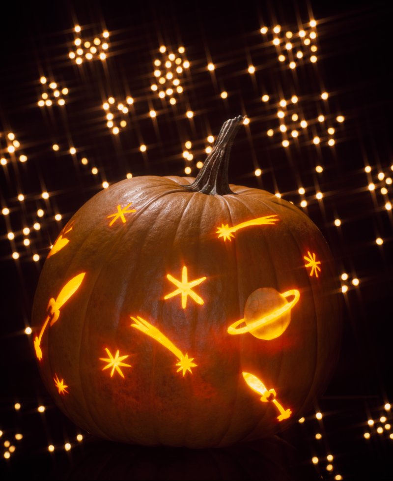 25 Crafty and Creative Pumpkin Carvings for Halloween