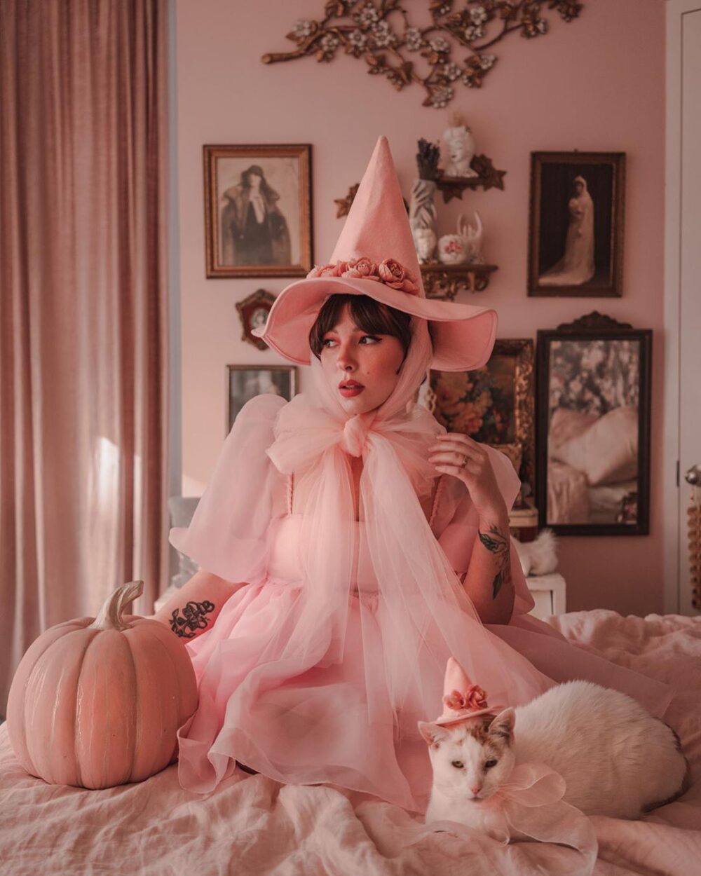 15 Amazing and Cute Instagram Costumes to Inspire You This Halloween