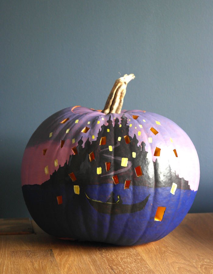 25 Crafty and Creative Pumpkin Carvings for Halloween