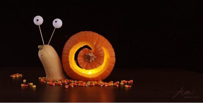 25 Crafty and Creative Pumpkin Carvings for Halloween