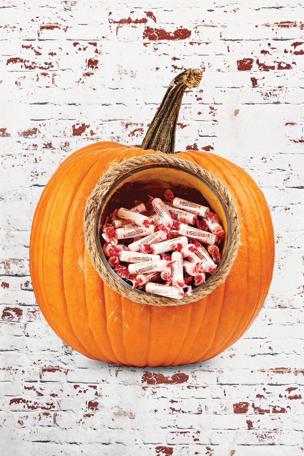 25 Crafty and Creative Pumpkin Carvings for Halloween