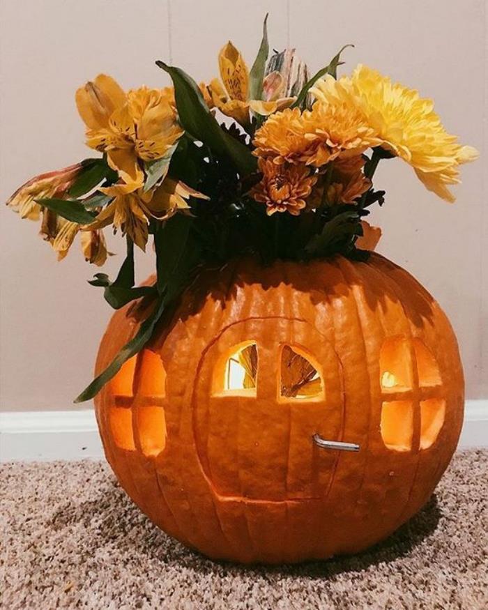 25 Crafty and Creative Pumpkin Carvings for Halloween