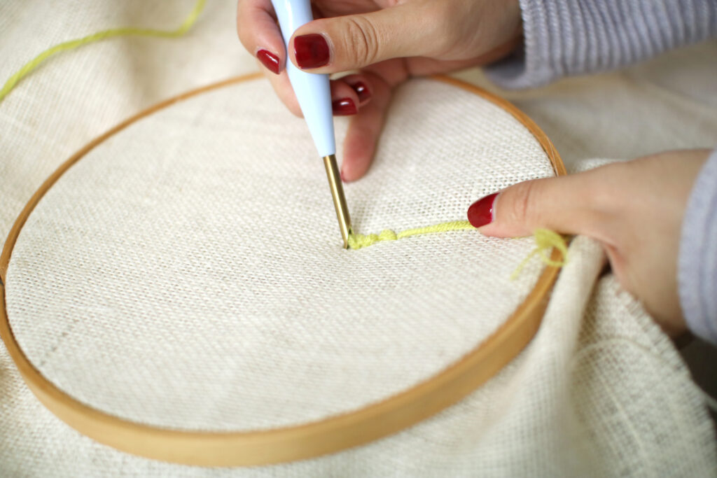 Beginner Punch Needle Tutorial: Leaf Pillow DIY