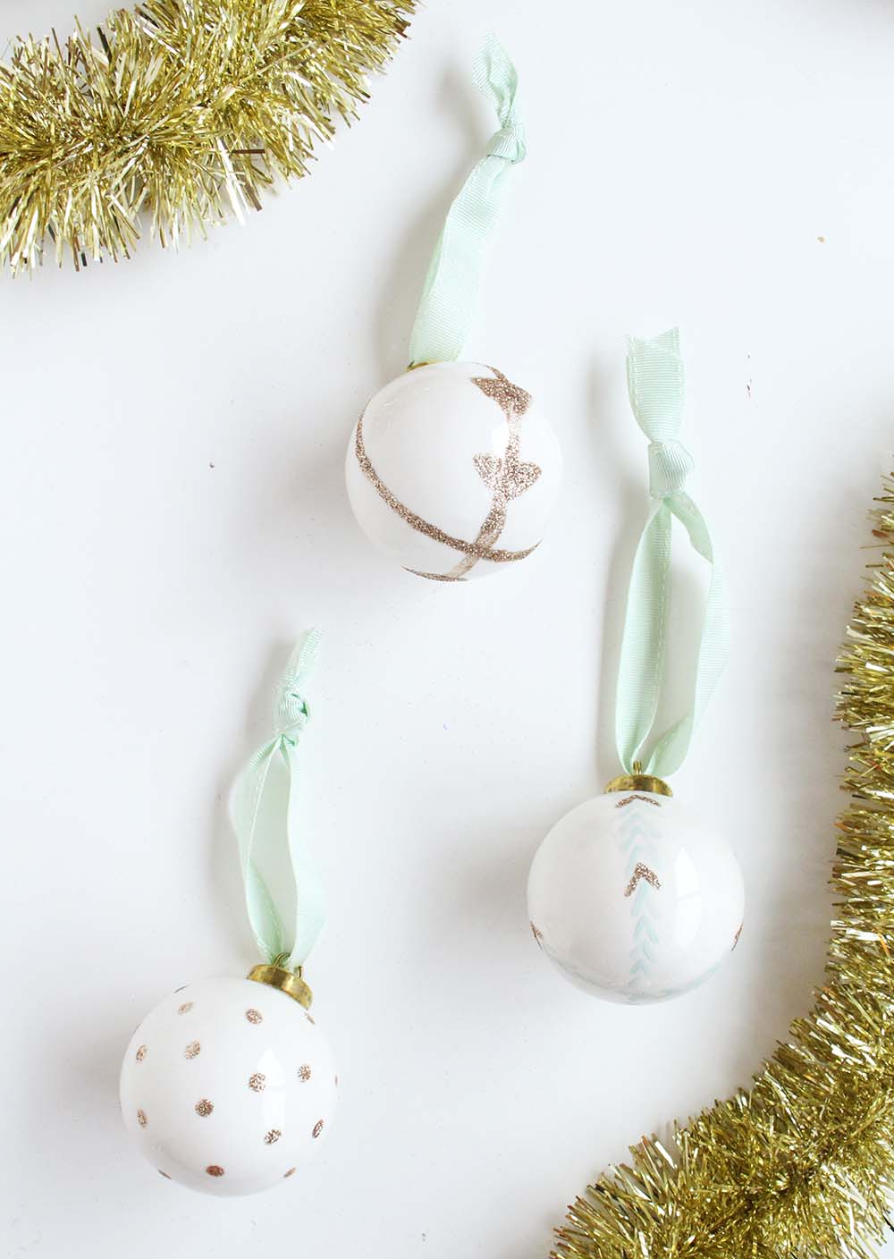 20 Cheap and Easy DIY Holiday Decor Ideas