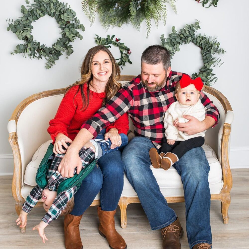 How to Shoot Professional-Looking Family Christmas Photos at Home