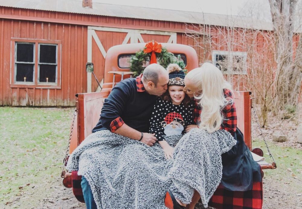 How to Shoot Professional-Looking Family Christmas Photos at Home