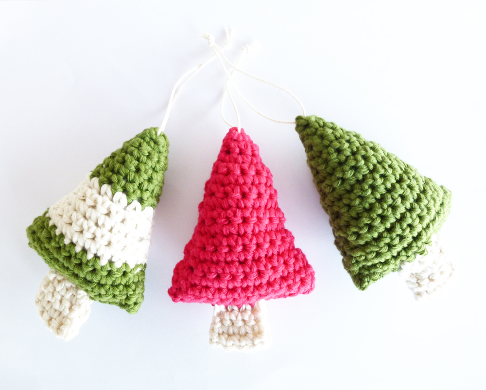 20 Cozy Holiday Inspired Knitting & Crochet Projects