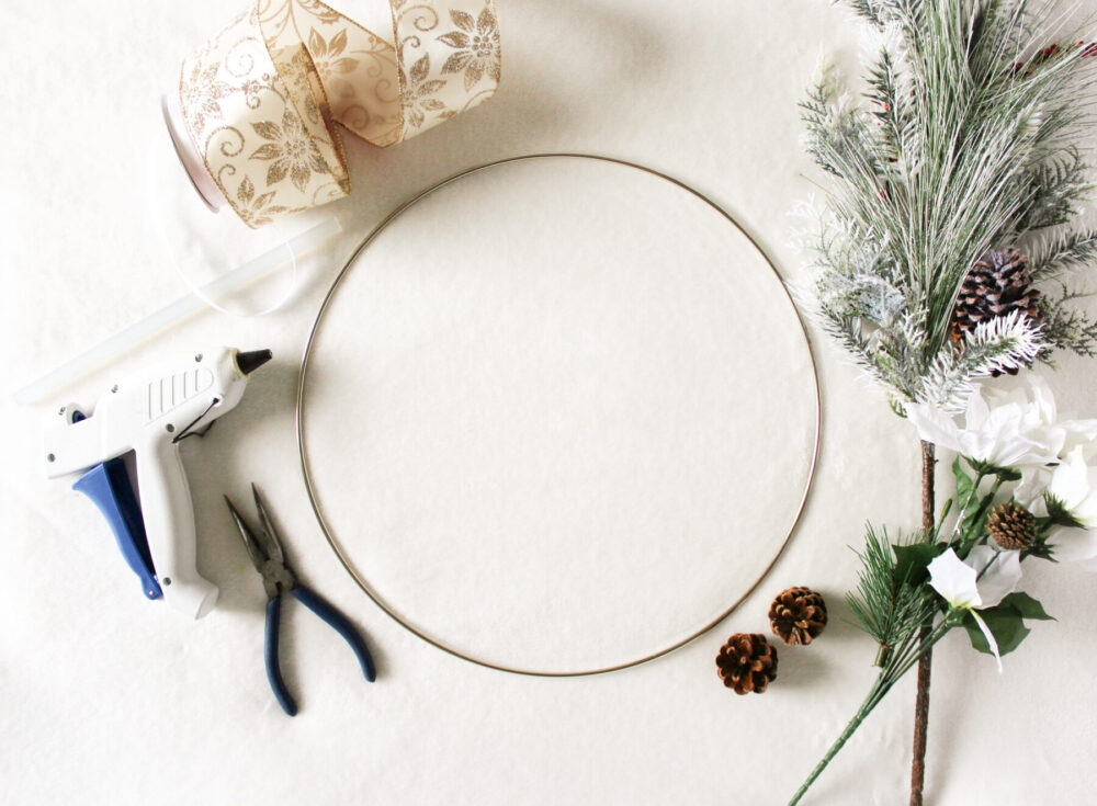 How to Make a DIY Modern Christmas Wreath