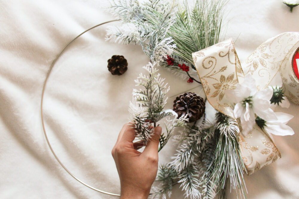 How to Make a DIY Modern Christmas Wreath