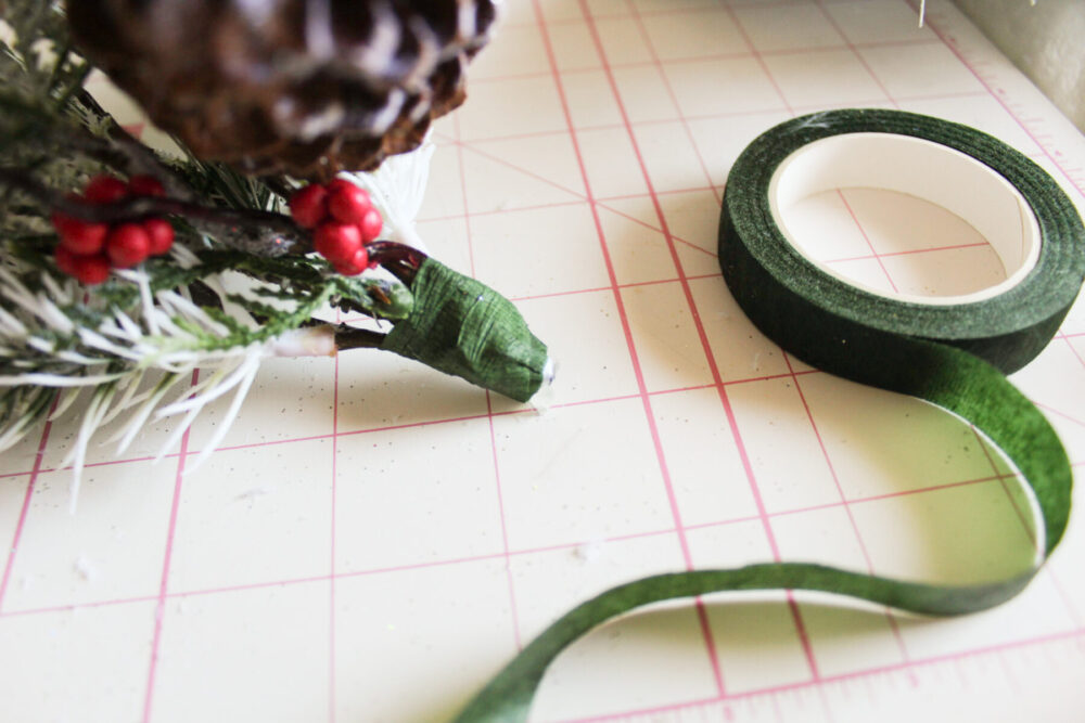 How to Make a DIY Modern Christmas Wreath