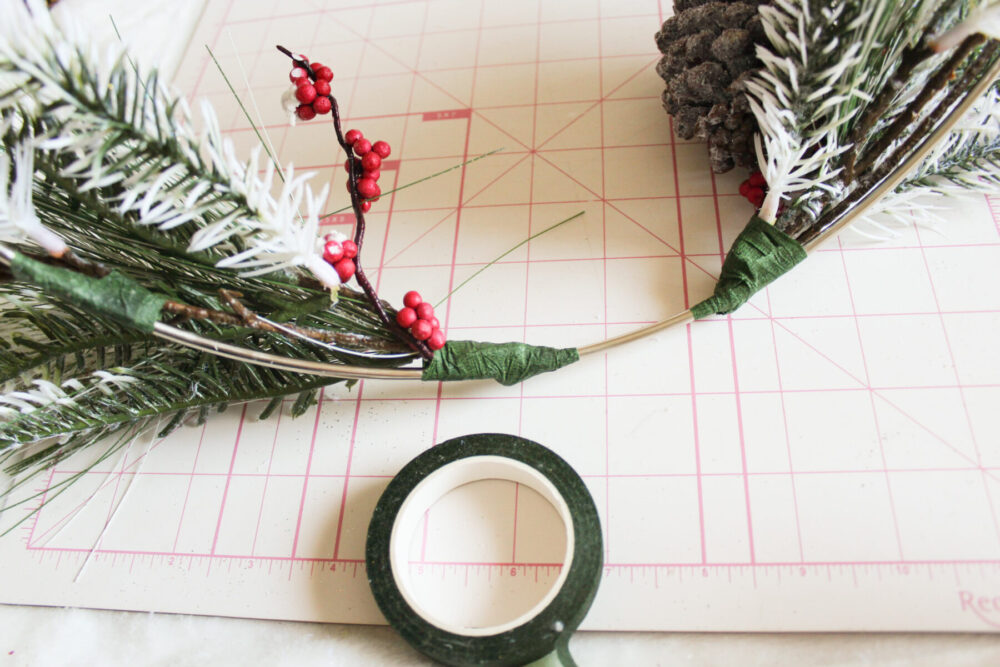 How to Make a DIY Modern Christmas Wreath