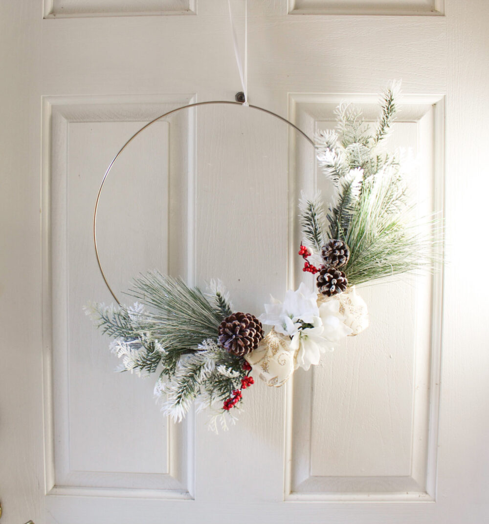 How to Make a DIY Modern Christmas Wreath