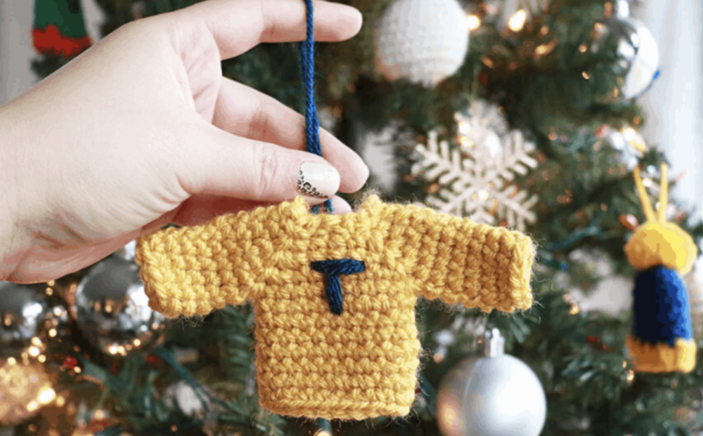 20 Cozy Holiday Inspired Knitting & Crochet Projects