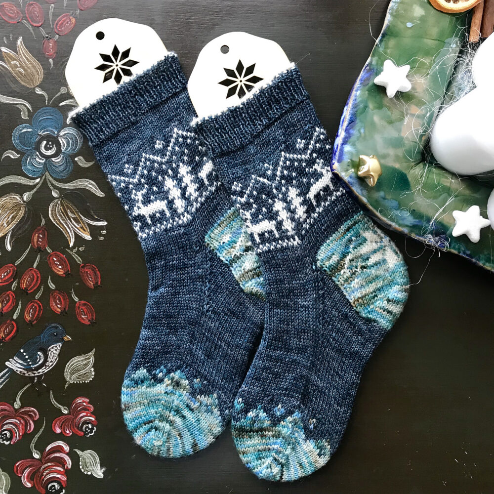 20 Cozy Holiday Inspired Knitting & Crochet Projects