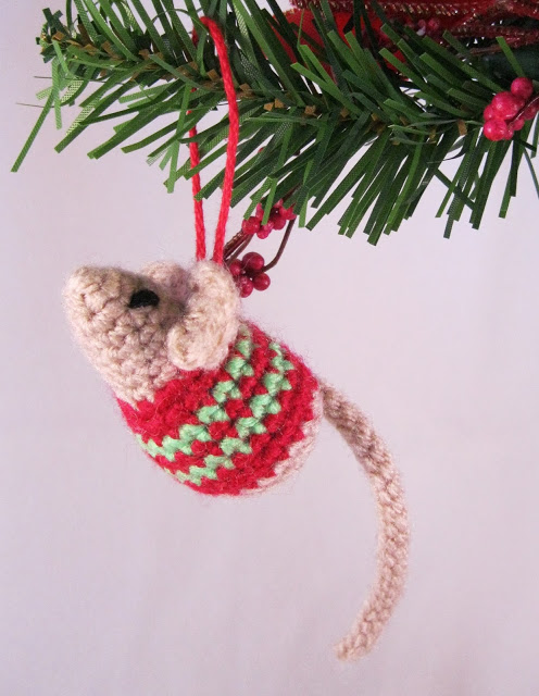 20 Cozy Holiday Inspired Knitting & Crochet Projects