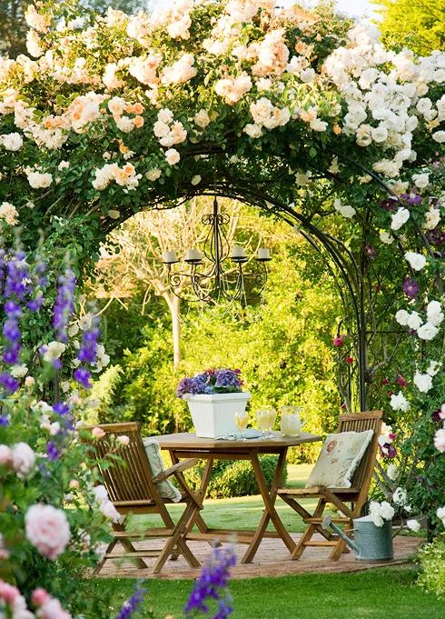 20 Super Dreamy Outdoor Spaces