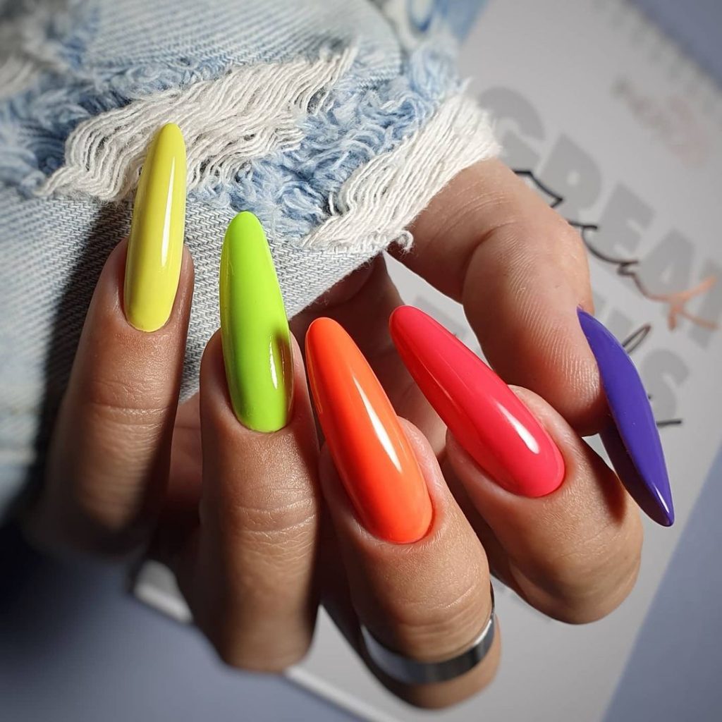 15 Bright Neon Nail Designs