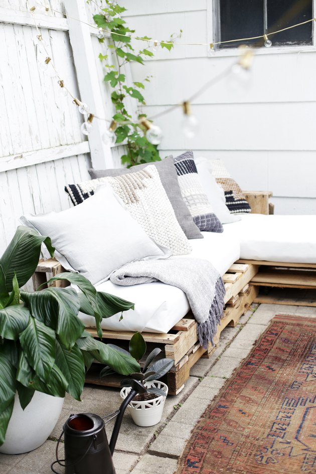 15 Gorgeous Outdoor DIY Decor Projects for Summer
