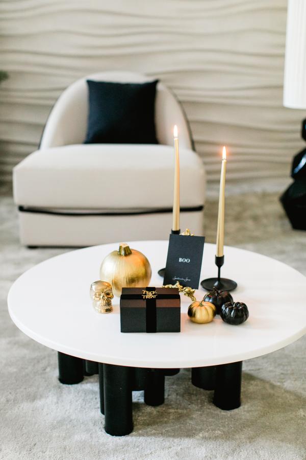 10 Classy and Chic Halloween Decor Ideas