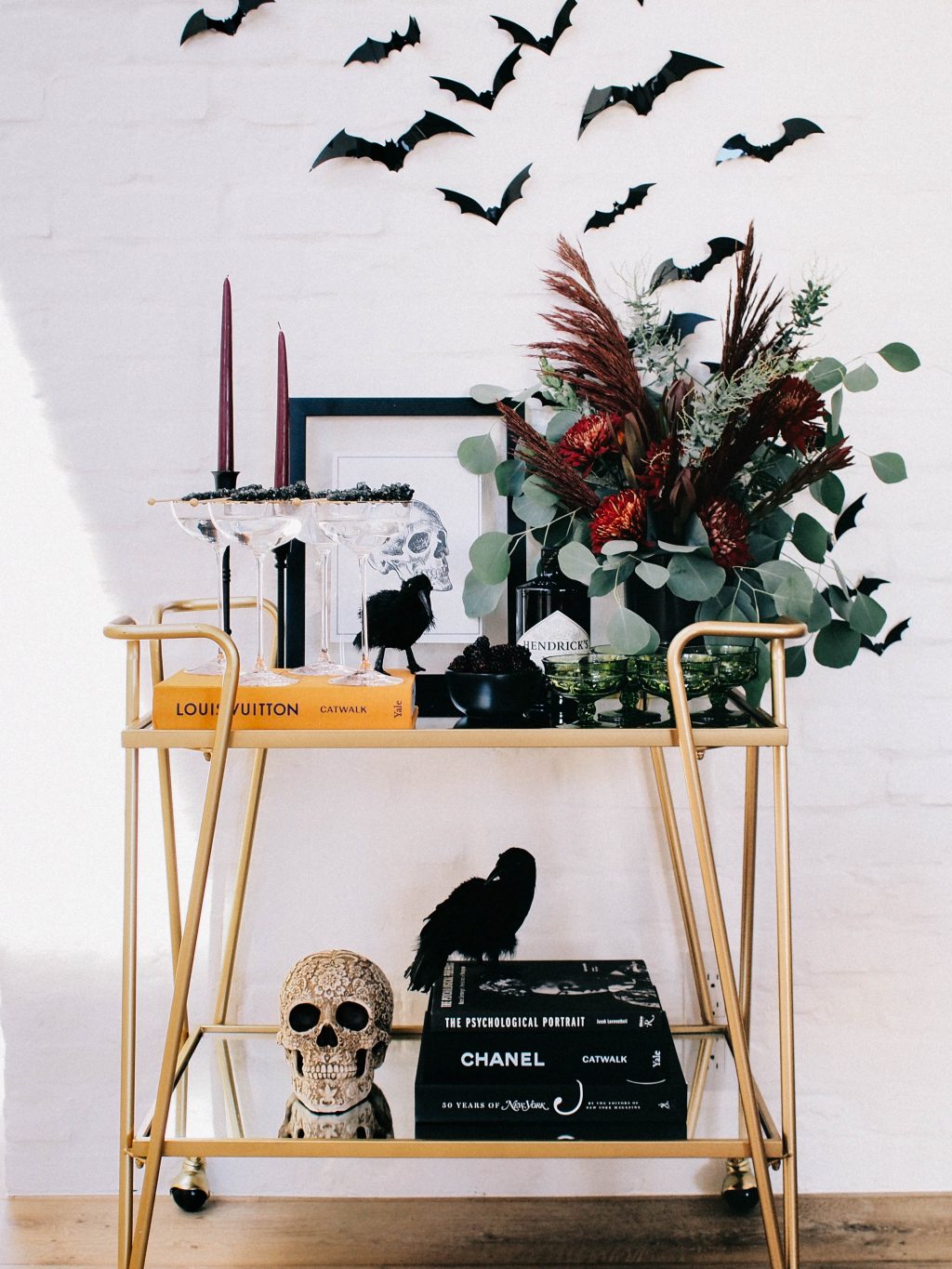 10 Classy and Chic Halloween Decor Ideas