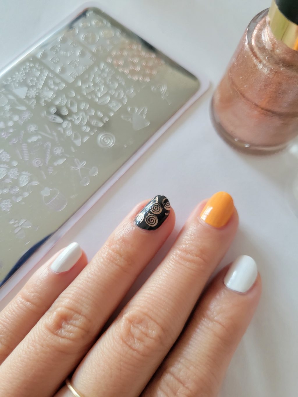 Easy Whimsical Halloween Nail Art Tutorial