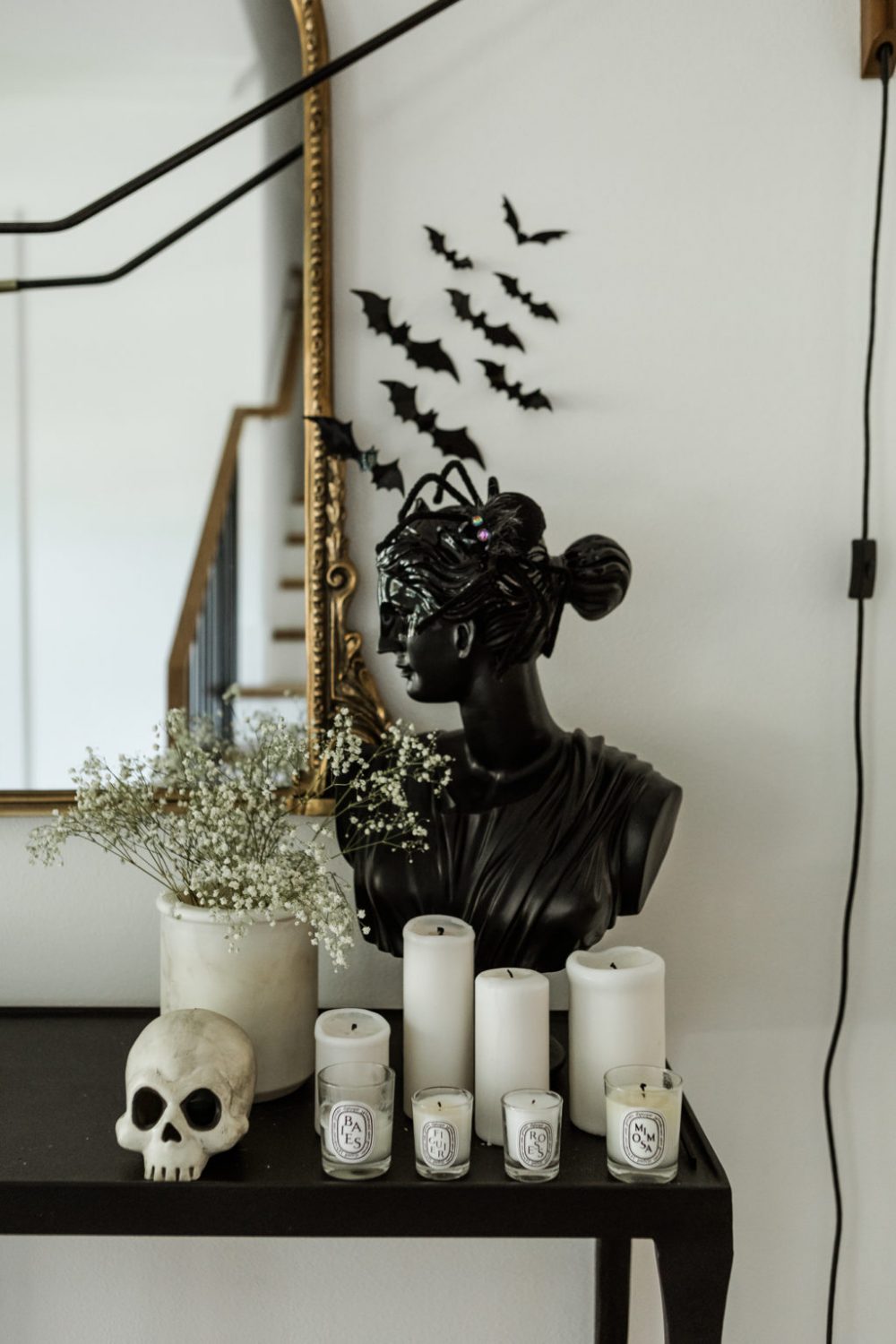 10 Classy and Chic Halloween Decor Ideas