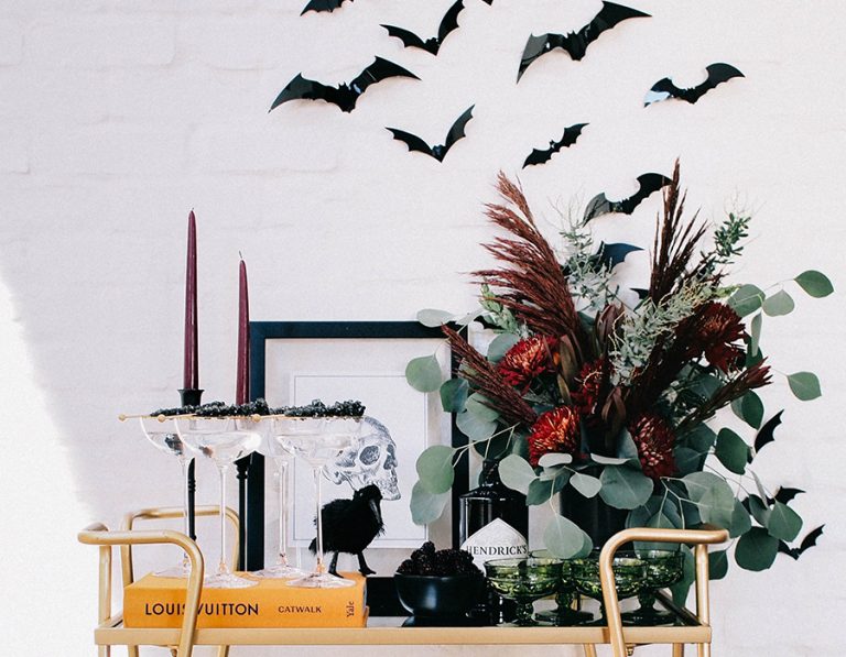 10 Classy and Chic Halloween Decor Ideas