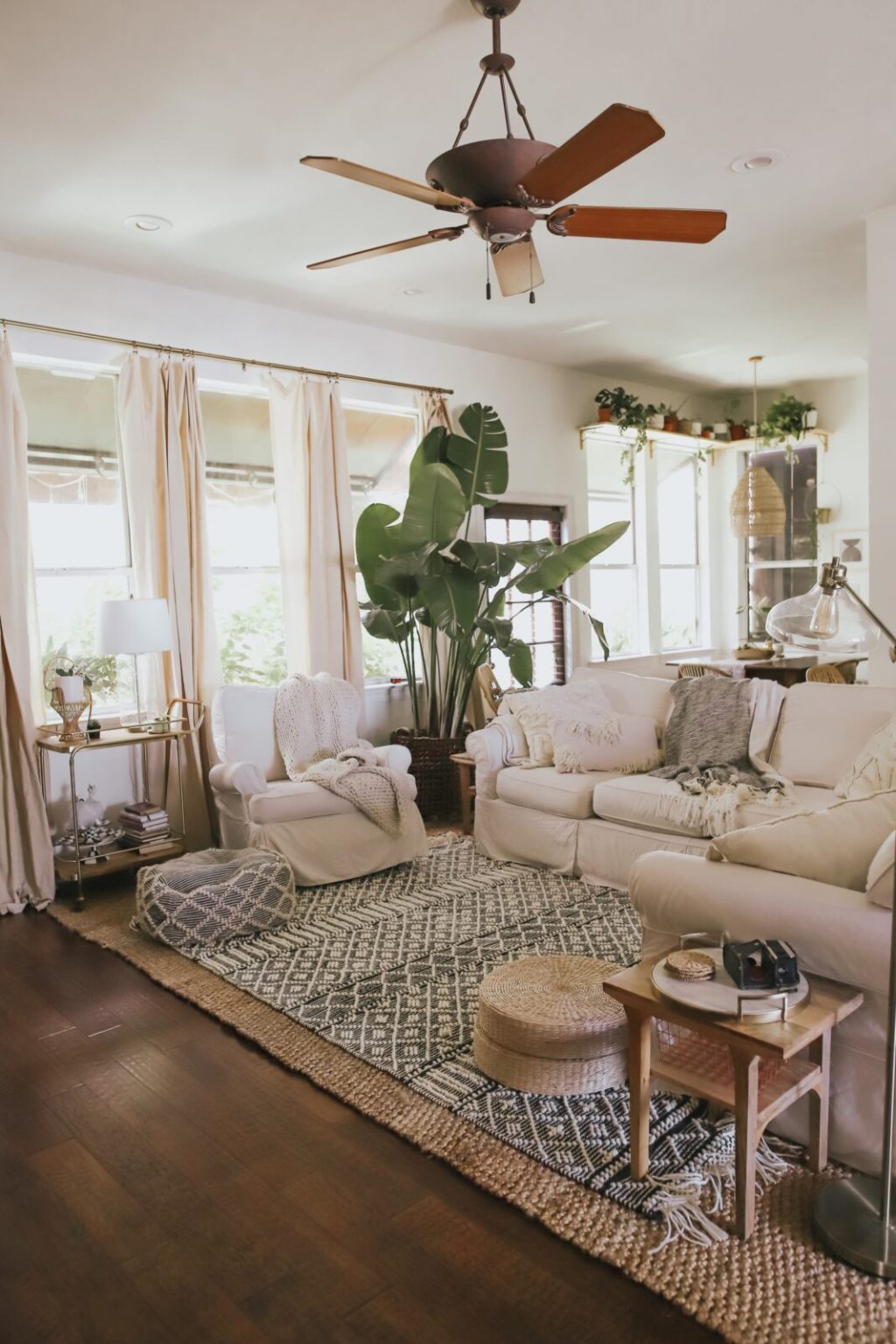 15 Cozy Boho Living Rooms You'll Love