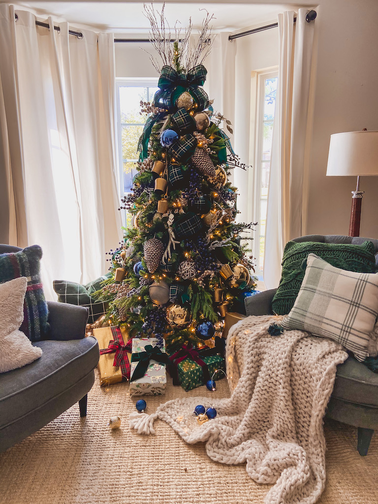 20 Gorgeous Christmas Tree Decorating Ideas for 2021