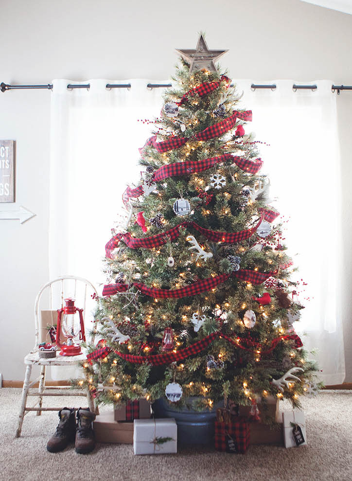 20 Gorgeous Christmas Tree Decorating Ideas for 2021