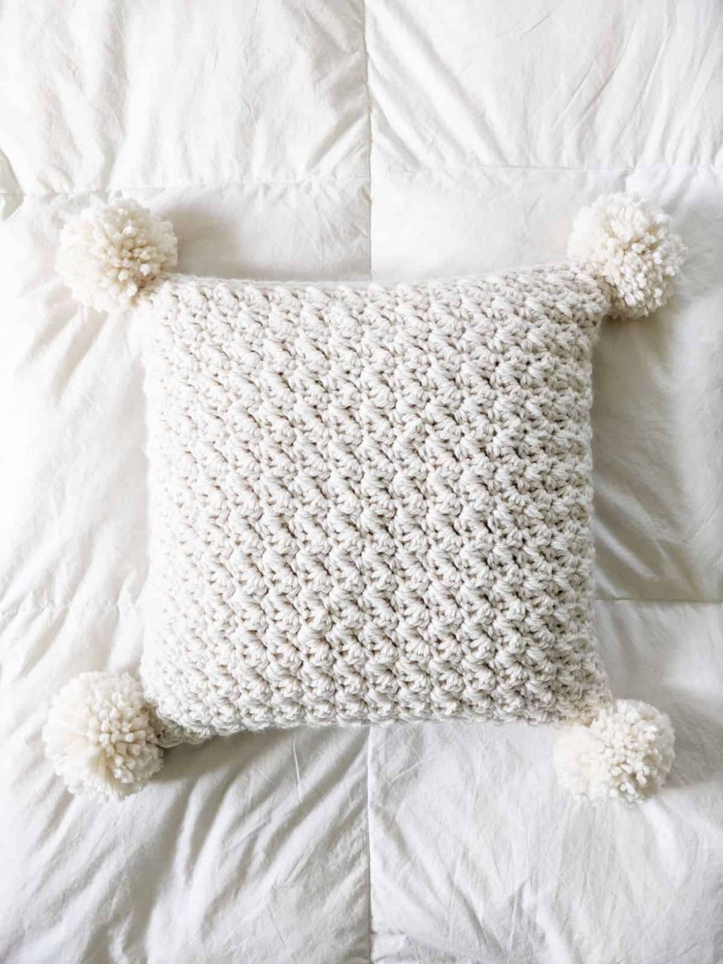 17 DIY Chunky Knit Tutorials and Projects