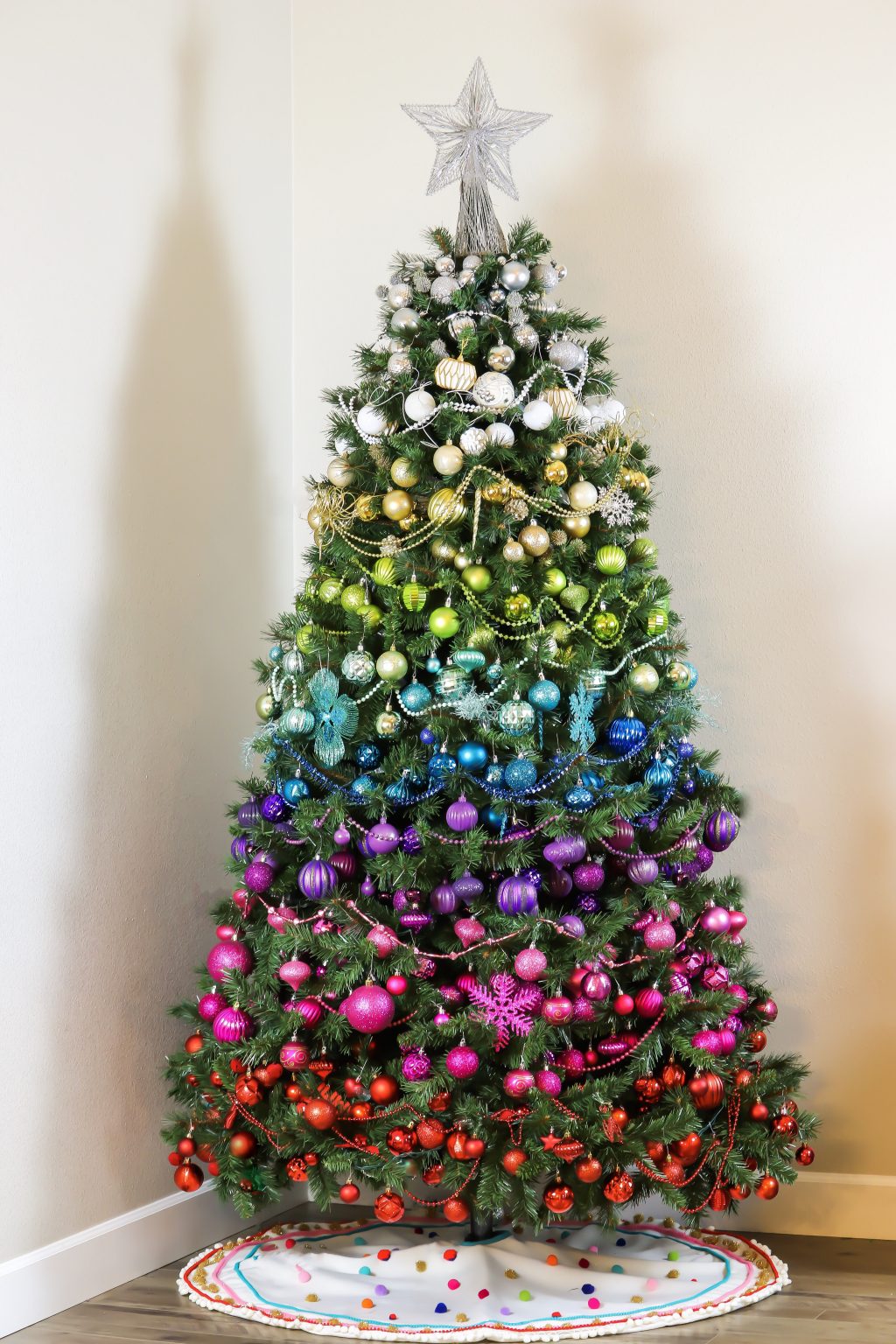 20 Gorgeous Christmas Tree Decorating Ideas for 2021