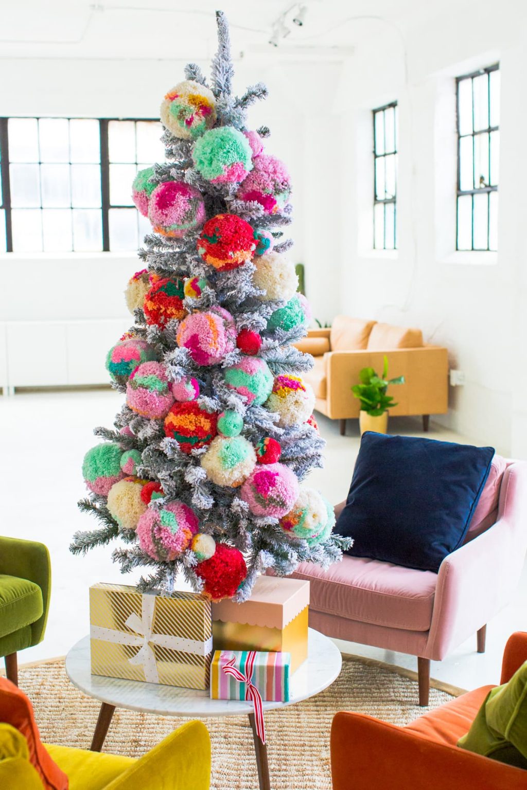 20 Gorgeous Christmas Tree Decorating Ideas for 2021