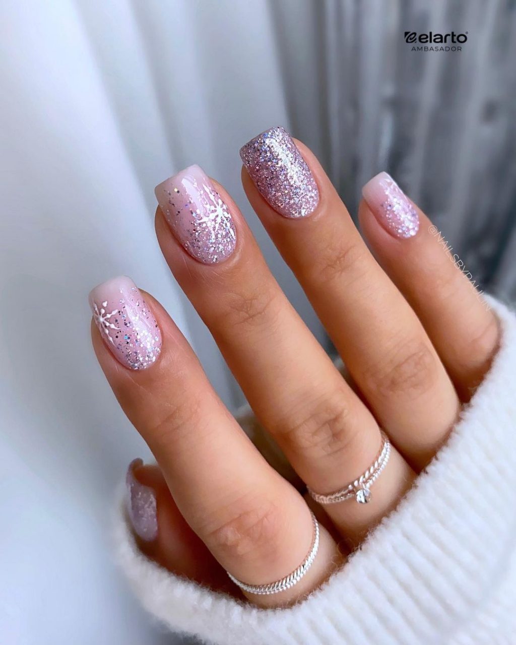 21 Glitter Nail Art Designs - Sparkly Ideas for Chic Glitter Manicures