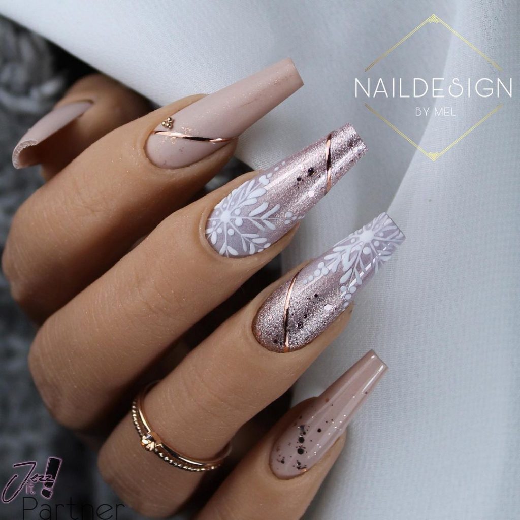 20 Nude Nail Designs We Can't Stop Staring At | Who What Wear