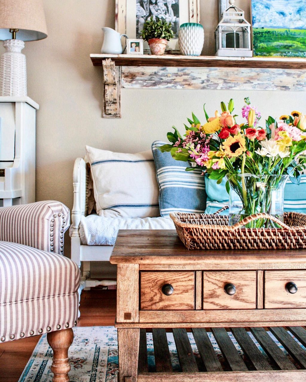 15 Gorgeous Farmhouse Living Room Ideas