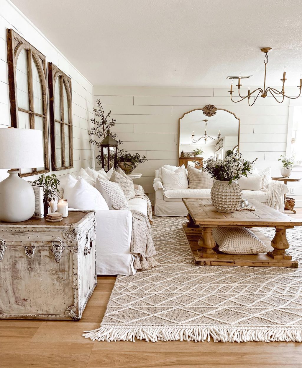 15 Gorgeous Farmhouse Living Room Ideas