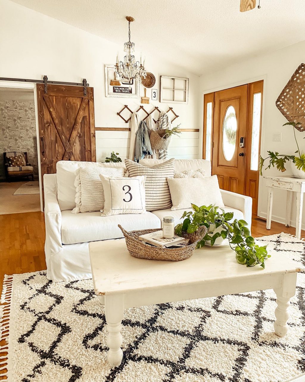 15 Gorgeous Farmhouse Living Room Ideas - Wonder Forest