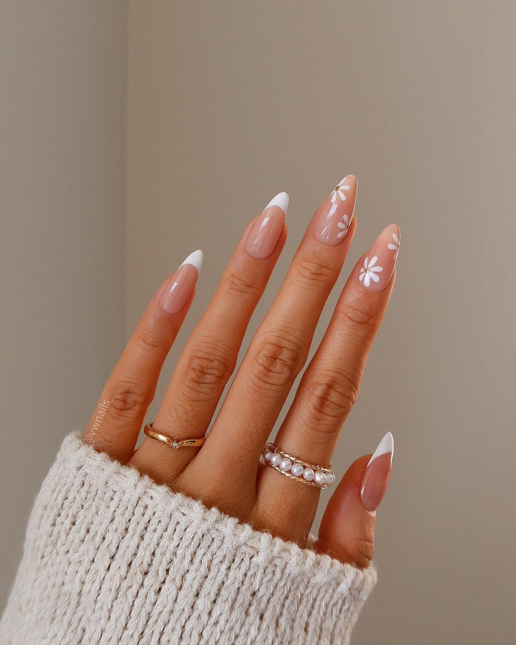 15 Cute and Simple Spring Nail Art Ideas