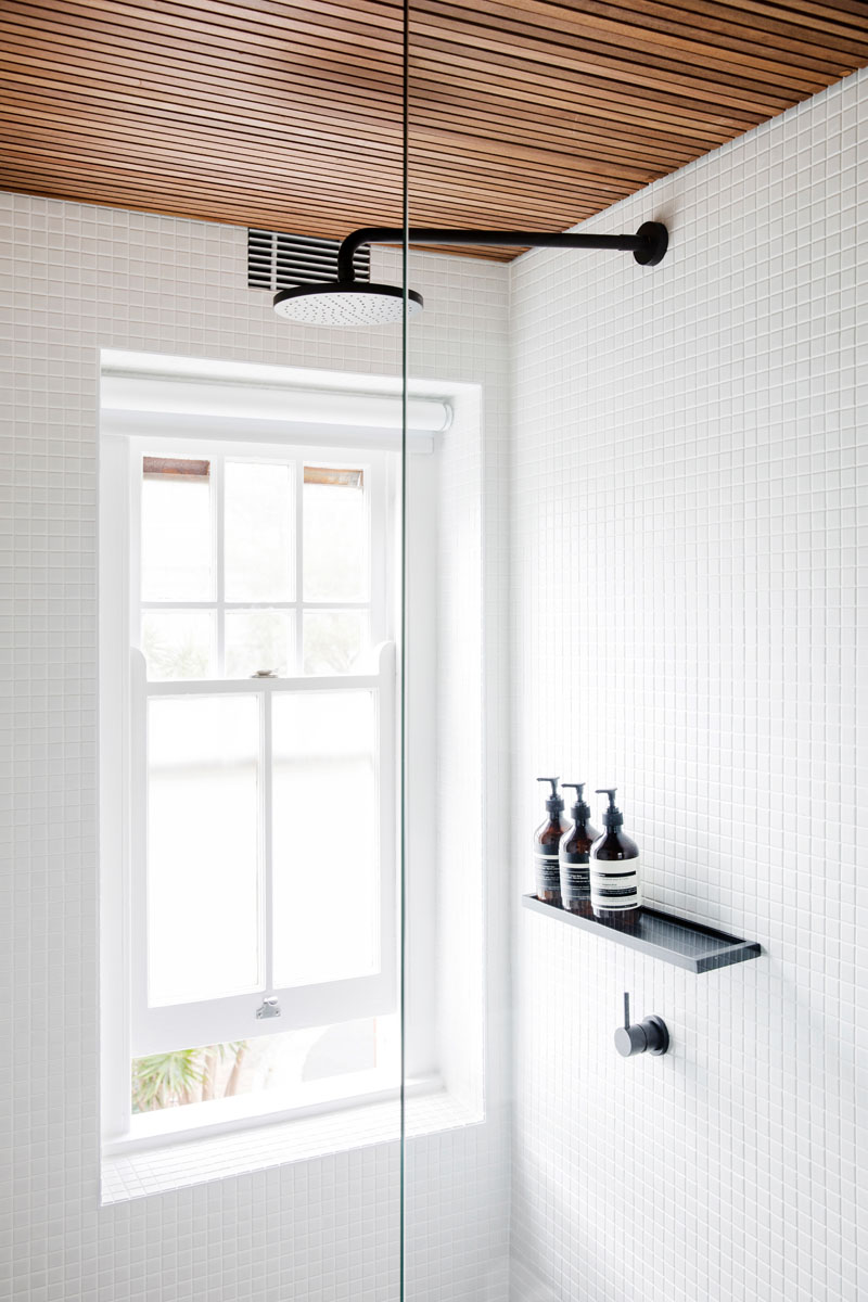 How to Turn Your Bathroom Into a Home Spa