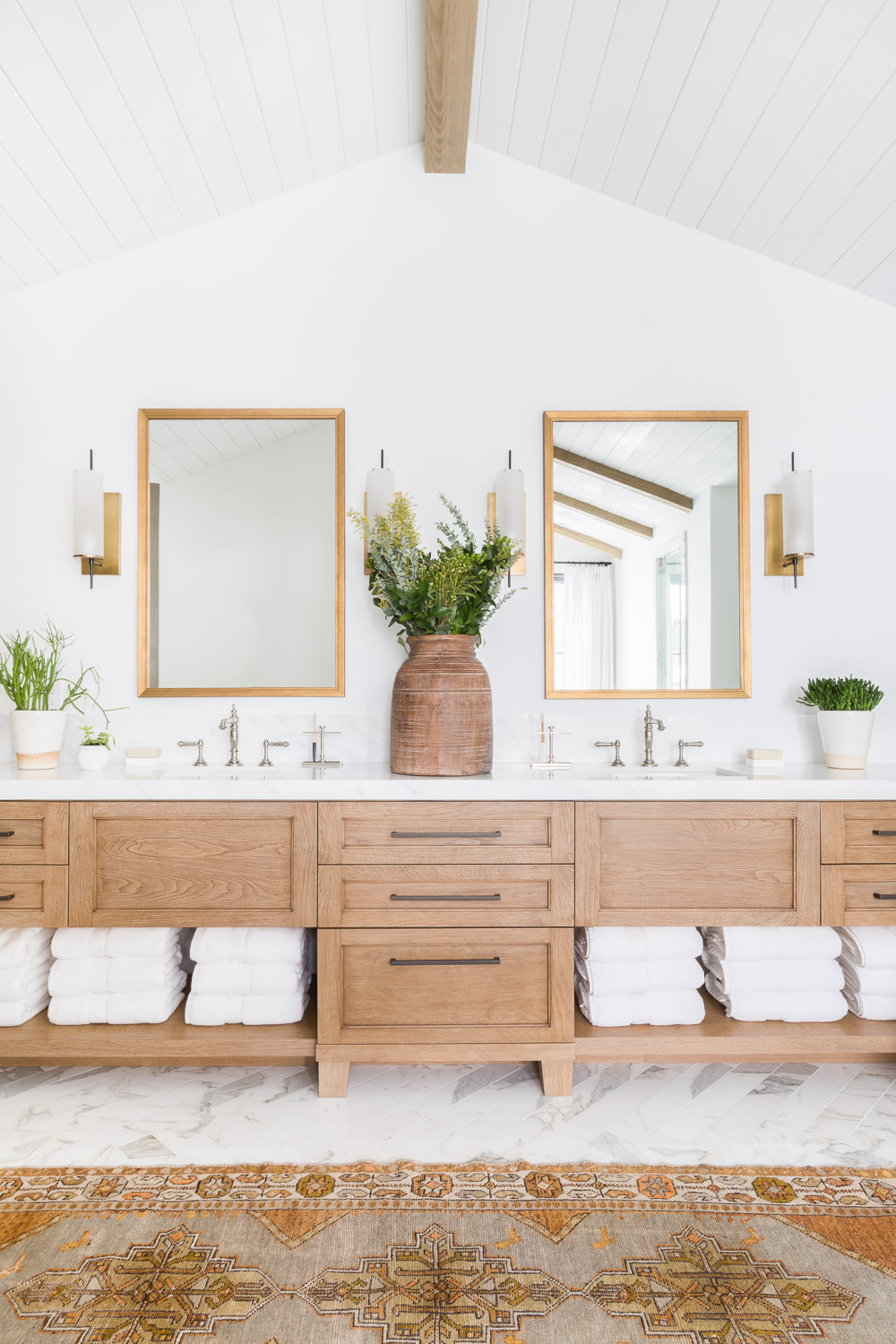 How to Turn Your Bathroom Into a Home Spa
